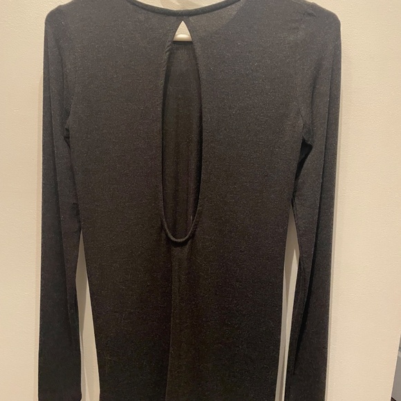 Bodycon Long Sleeve T-shirt with open back - Picture 2 of 3